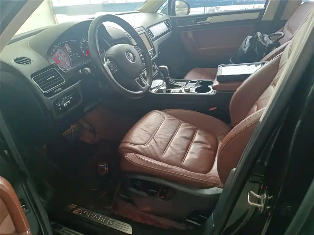 Volkswagen Touareg 2016 3.0TSI Glamour Edition фото 15