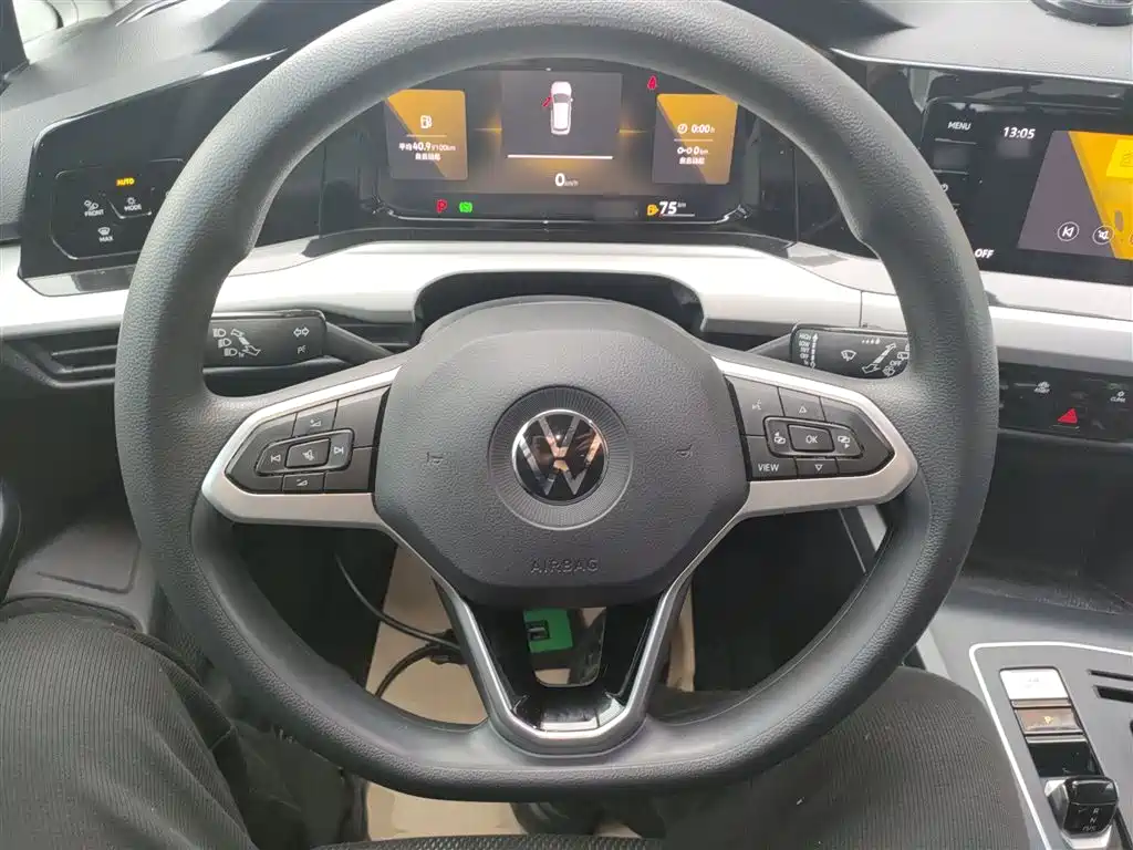 Volkswagen Golf 2023 Model 200TSI DSG фото 7