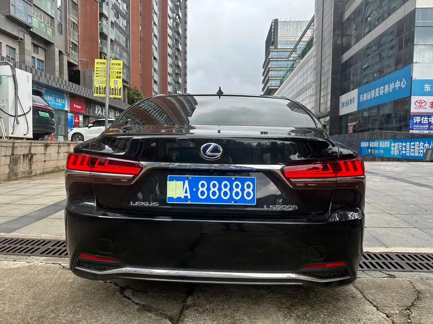 Lexus LS 2018 500h Executive Edition China V фото 8