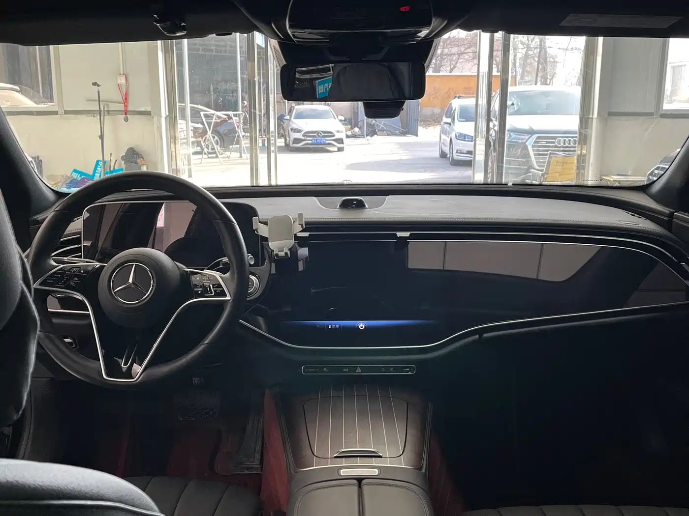 Mercedes-Benz E-Class 2025 E 300 L Luxury фото 7