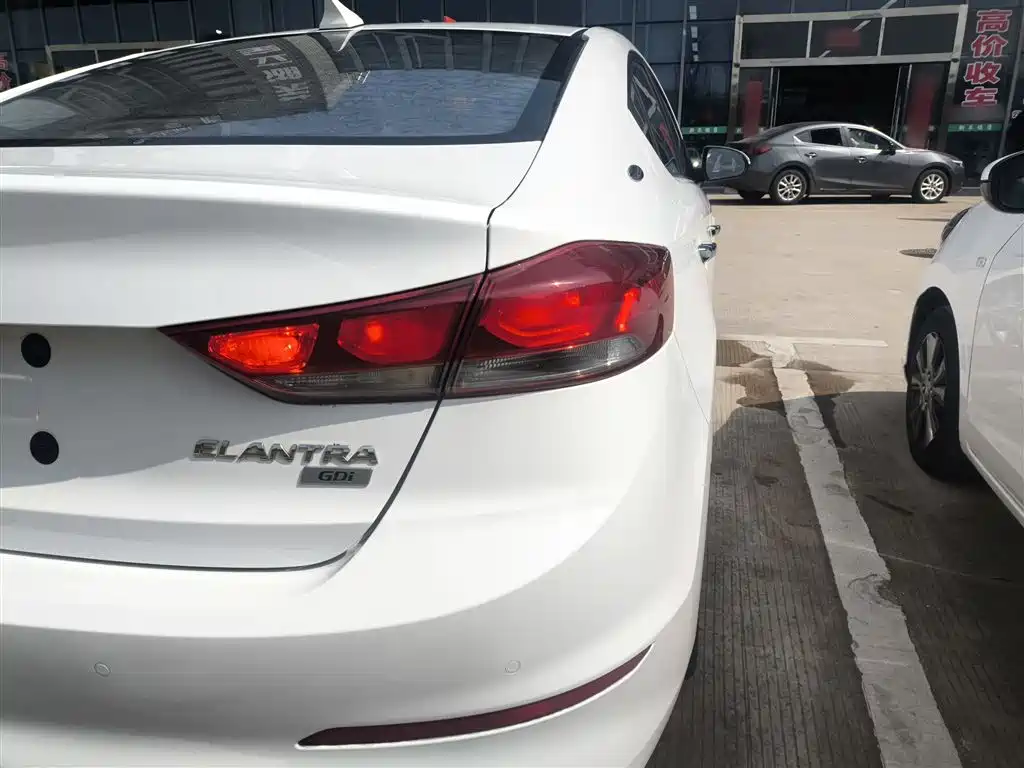 Hyundai Elantra 2016 Model 1.6L Automatic Smart Elite фото 23