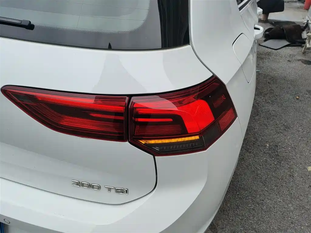 Volkswagen Golf 2023 Model 200TSI DSG фото 24
