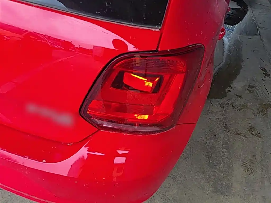 Volkswagen Polo 2014 1.6L Automatic Comfort Edition фото 24