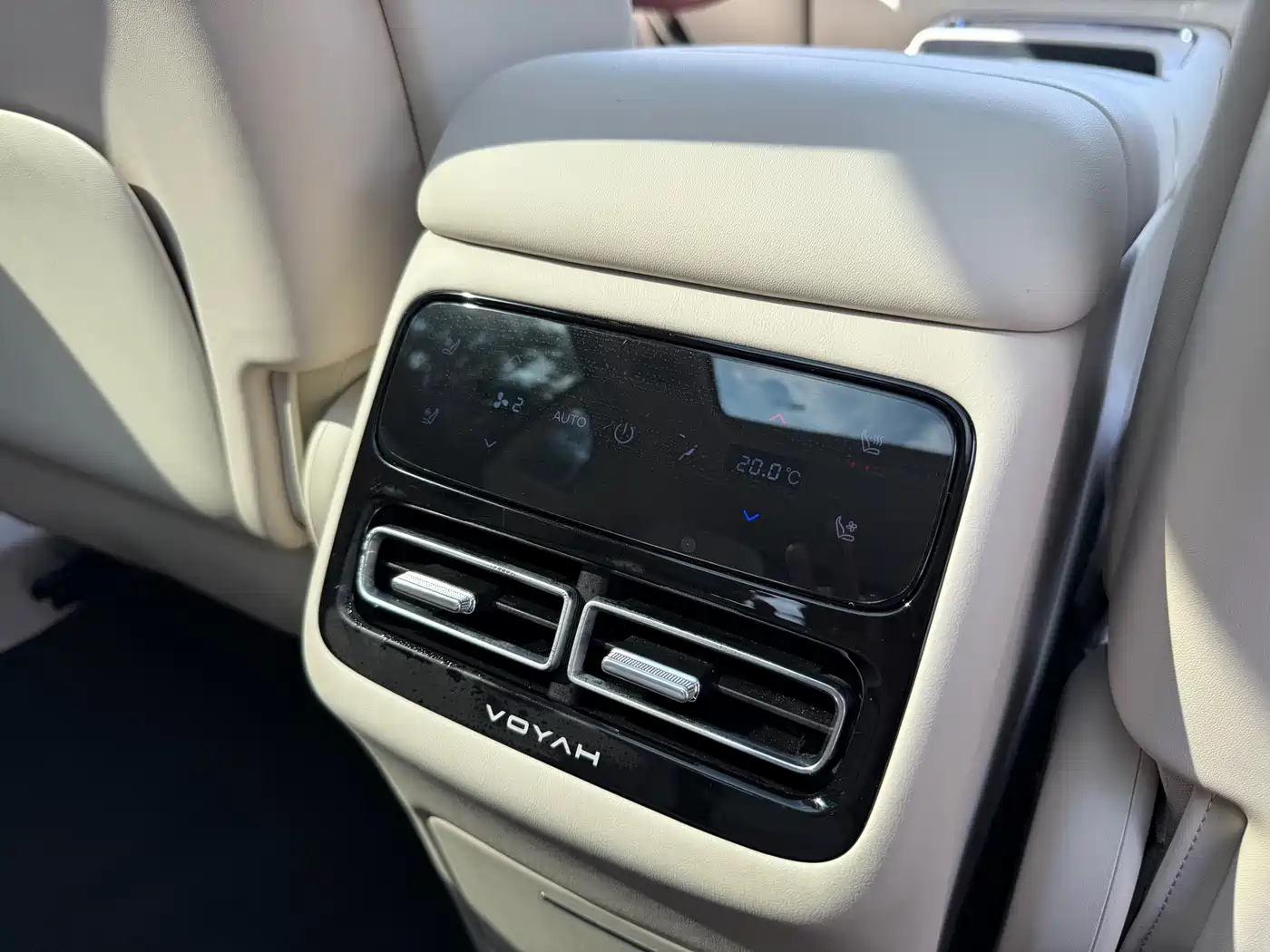 Voyah Auto Voyah Zhiyin 2025 Base фото 15