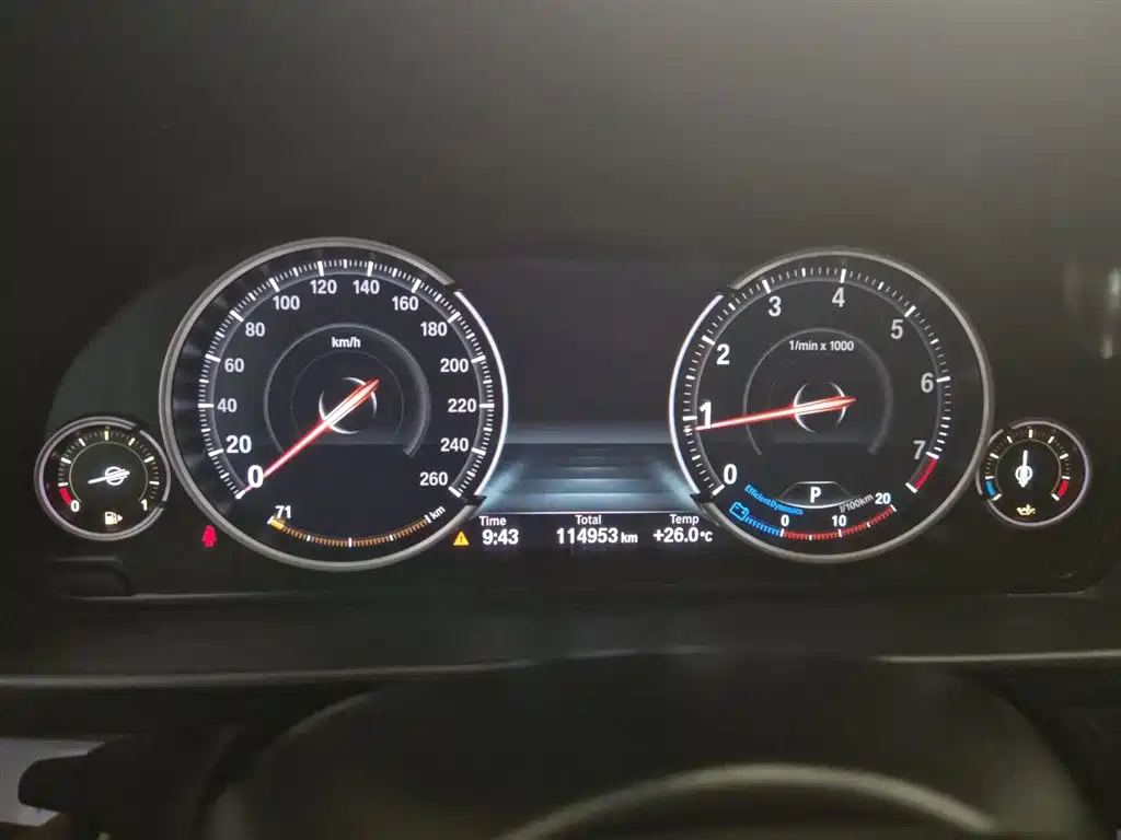 BMW 5 Series 2017 525Li Leading Edition фото 5