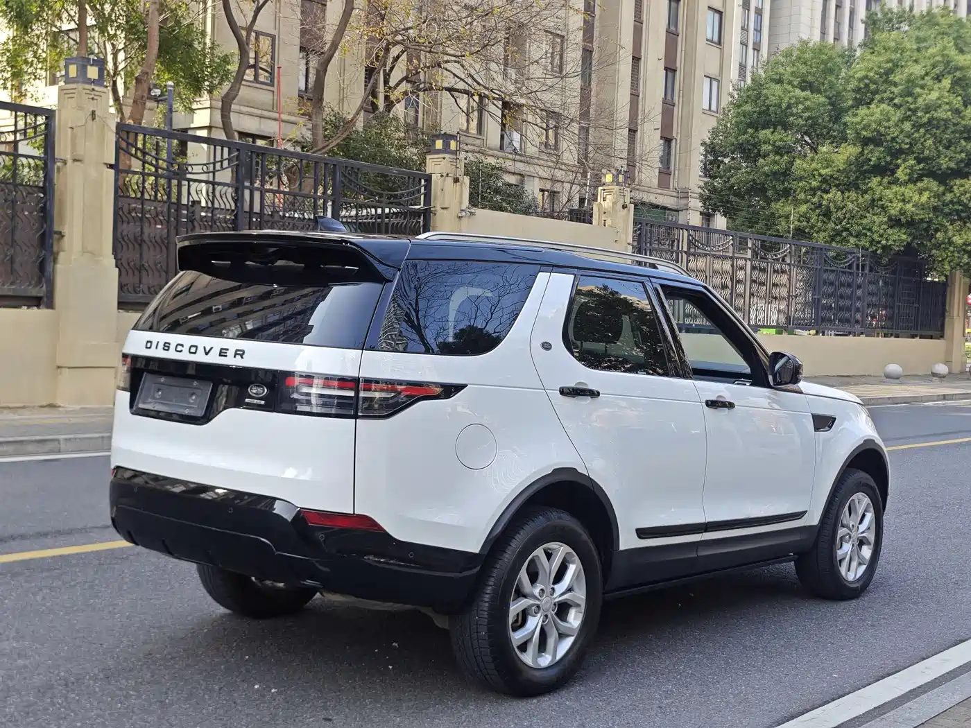 Land Rover Discovery 2019 3.0 SC V6 SE фото 11
