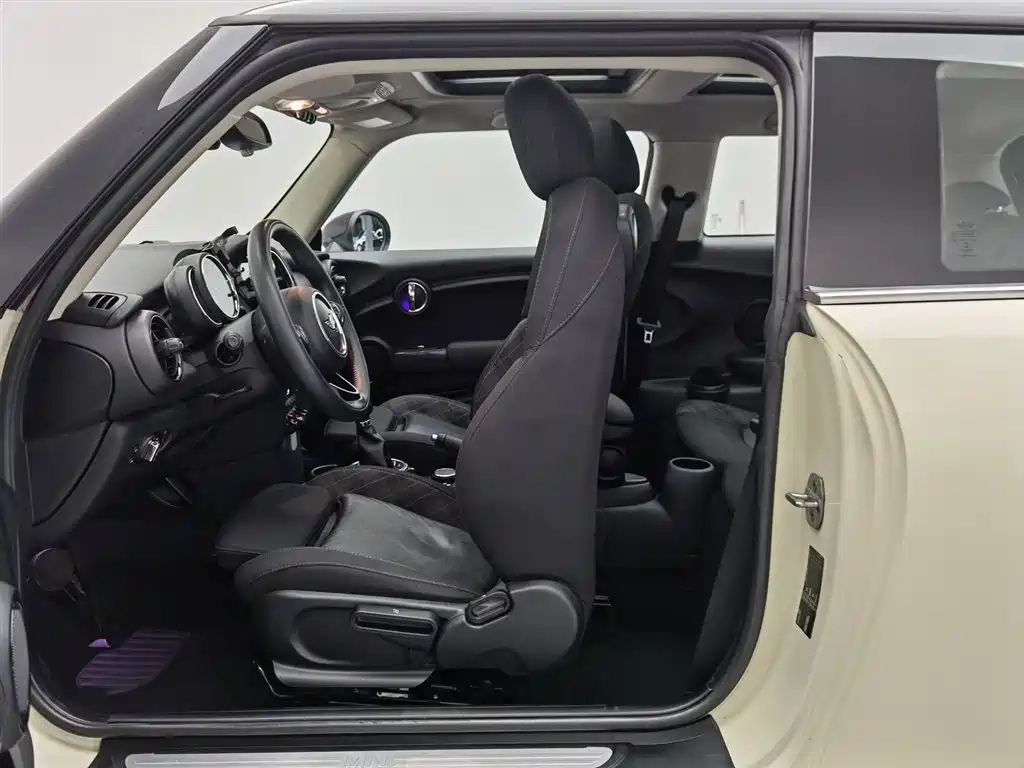 MINI 2016 1.5T COOPER Pioneer фото 10