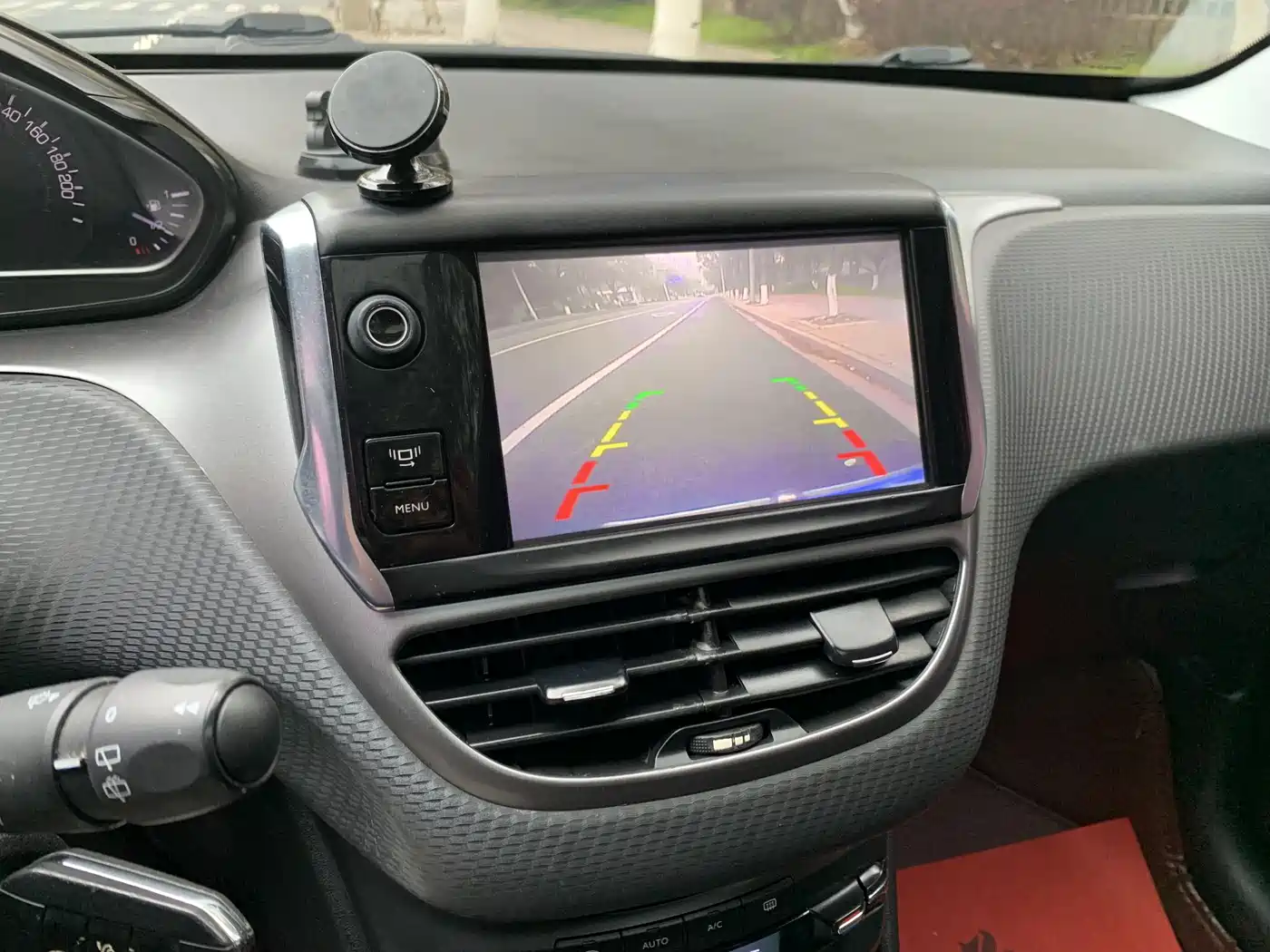 Peugeot 2008 2015 Cool Edition 1.6L Auto Jade фото 8