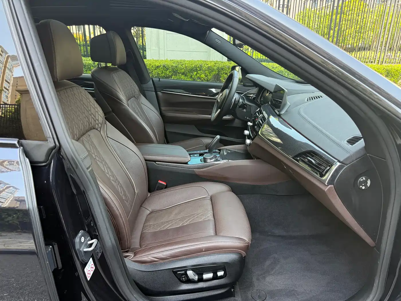 BMW 6 Series GT 2018 640i xDrive M Sport Package фото 17