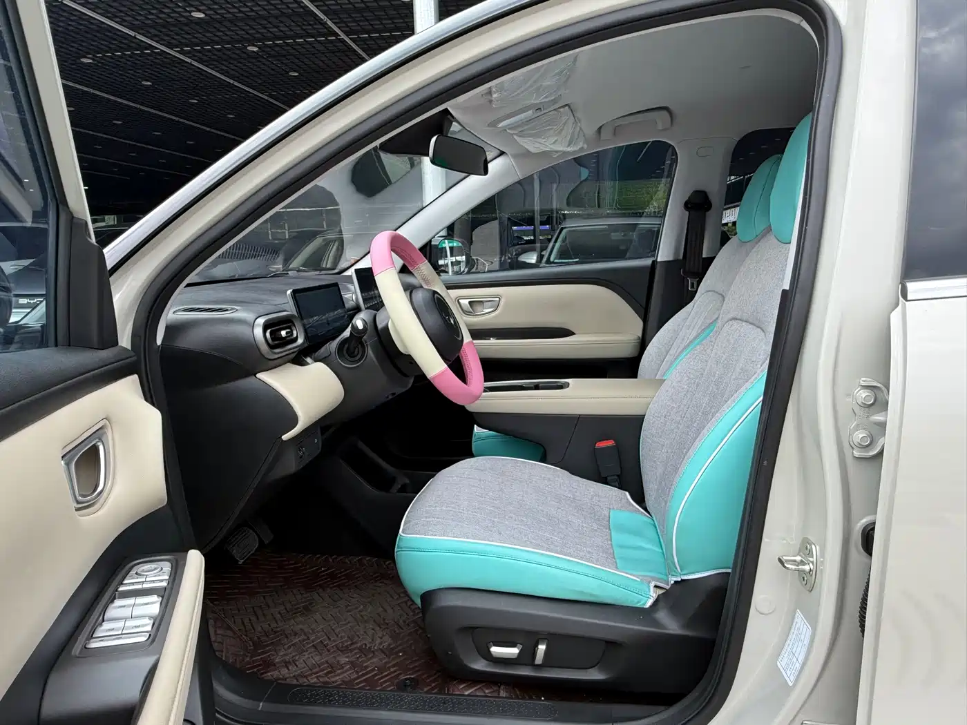 Wuling Motors Wuling Binguo PLUS 2025 2024 Model 330km 5-Seater