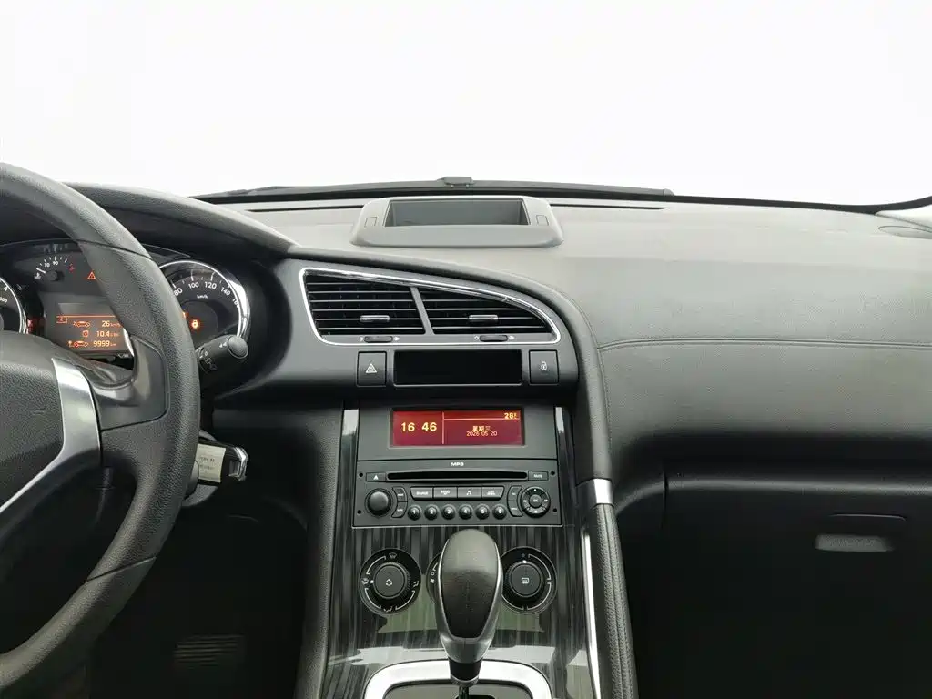 Peugeot 3008 2015 2.0L Automatic Classic Edition фото 12