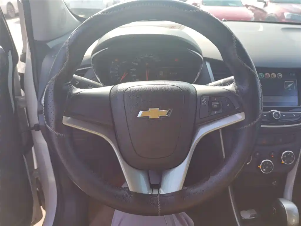 Chevrolet Trax 2018 330T Automatic 2WD Luxury фото 3