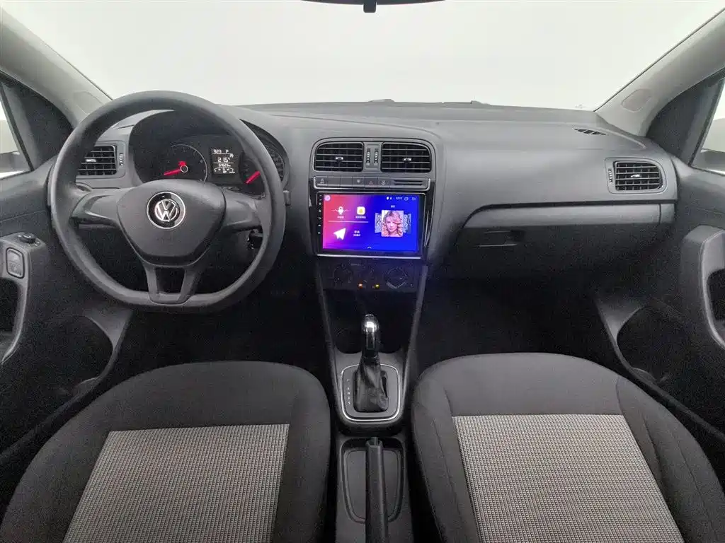 Volkswagen Polo 2018 1.5L Auto Safe Drive фото 5