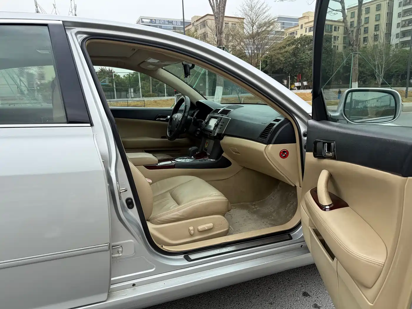 Toyota Reiz 2010 2.5V Style Luxury Navigation Edition фото 17