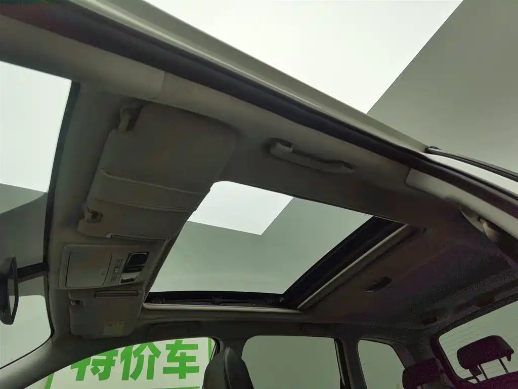 Subaru Forester 2015 2.5i Special Commemorative Edition фото 14