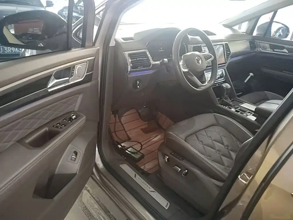 Volkswagen Viloran 2020 2020 380TSI Premium