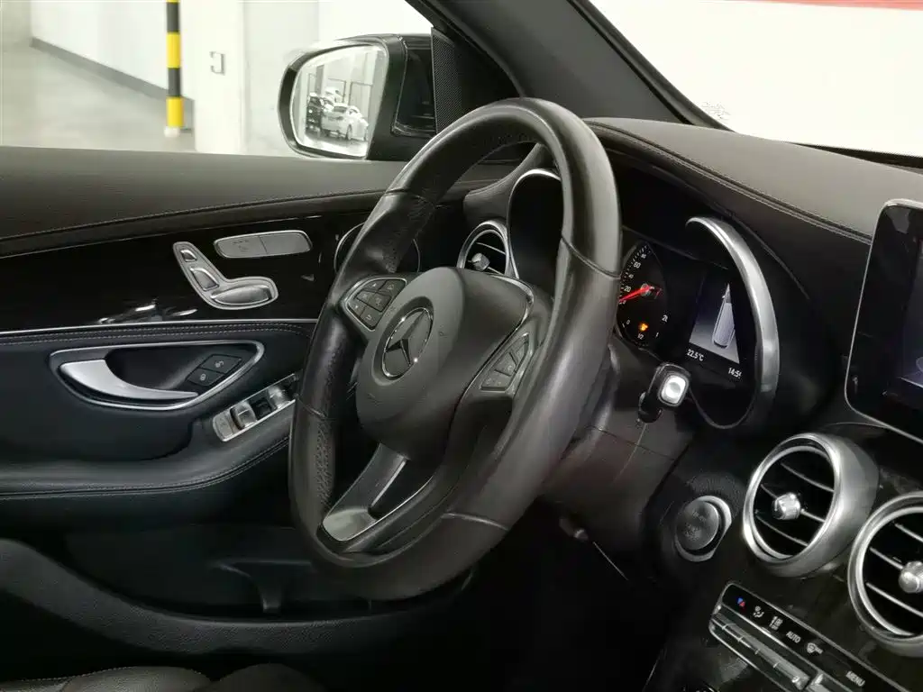 Mercedes-Benz GLC 2018 GLC 260 4MATIC Luxury фото 22