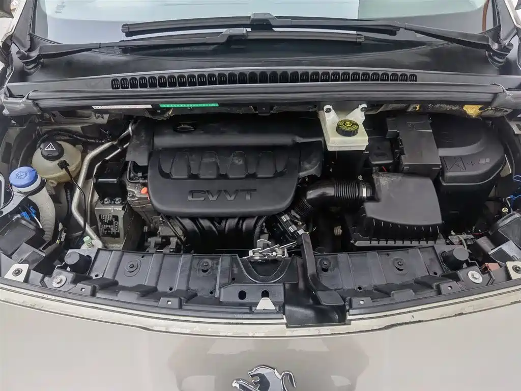 Peugeot 3008 2015 2.0L Automatic Classic Edition фото 6