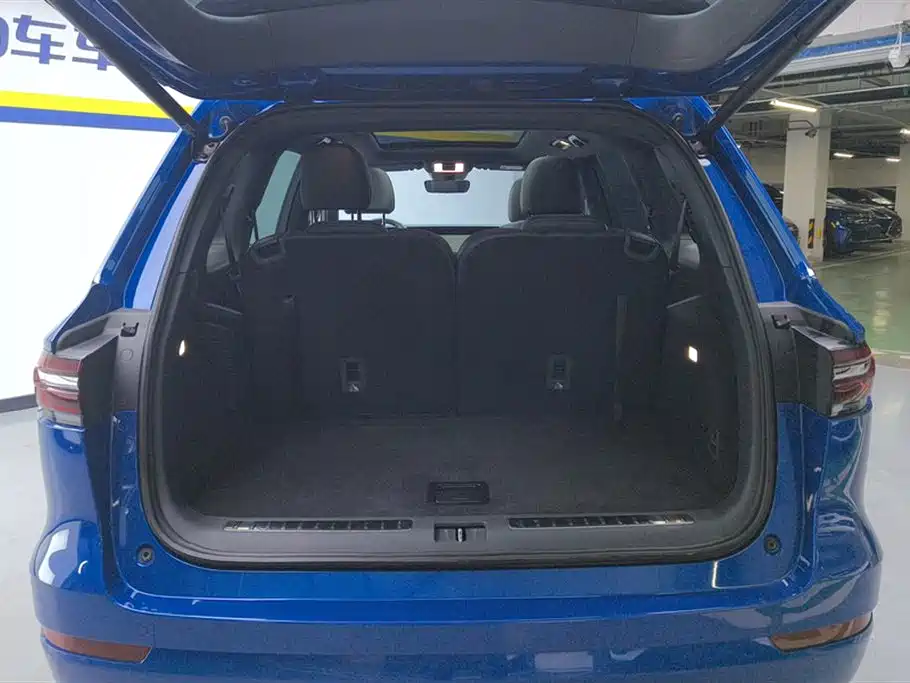 Фото 4 - Li Auto Li ONE