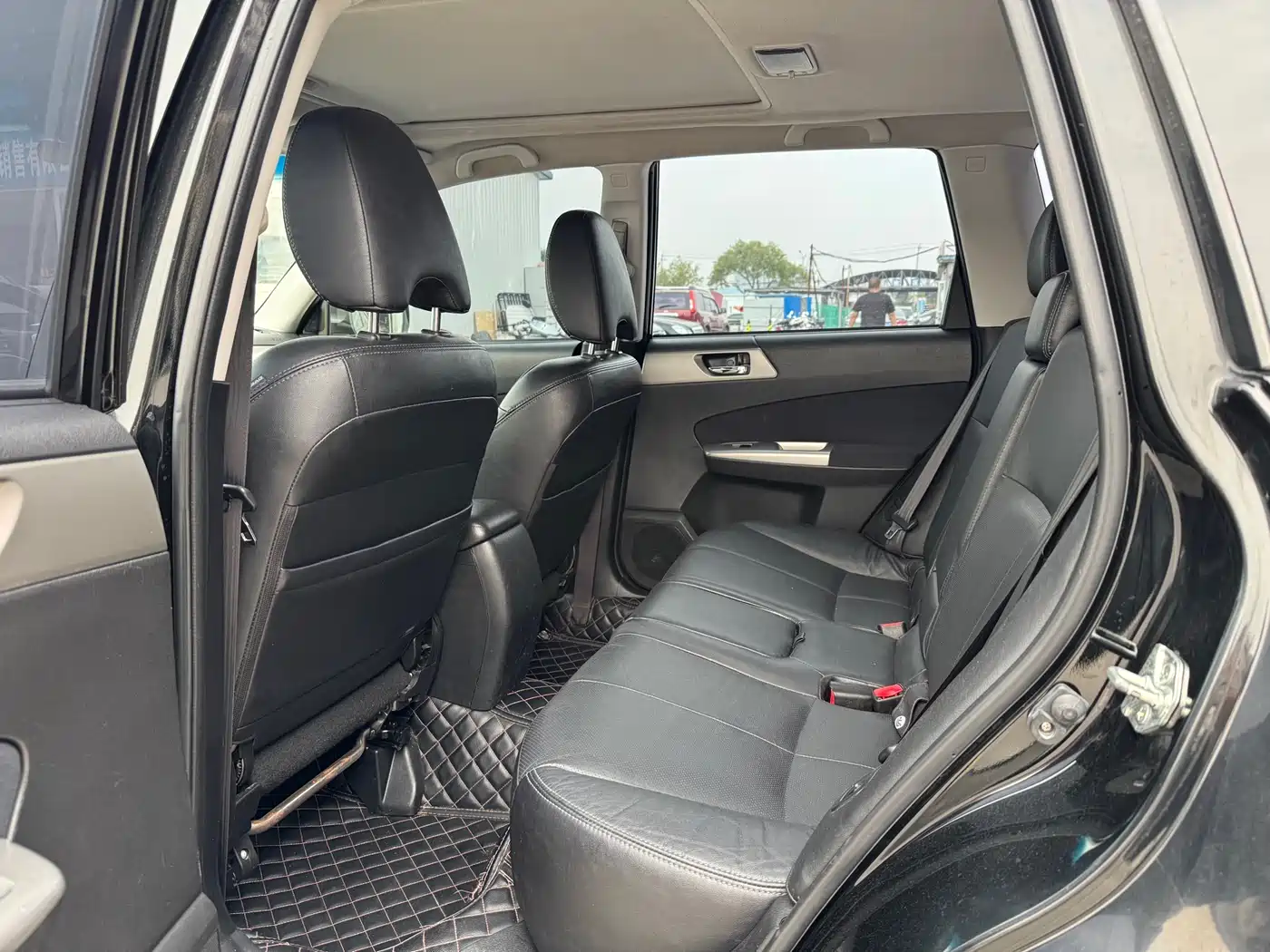 Subaru Forester 2010 2.5XT Automatic Luxury Edition фото 8