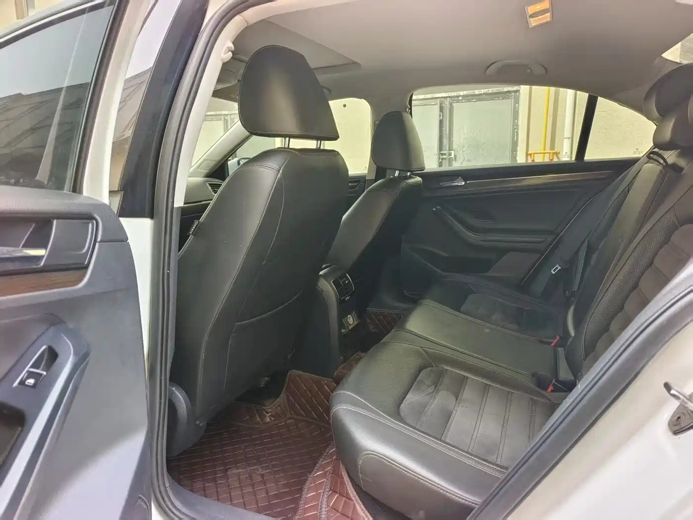 Volkswagen Sagitar 2017 230TSI Automatic Luxury фото 4