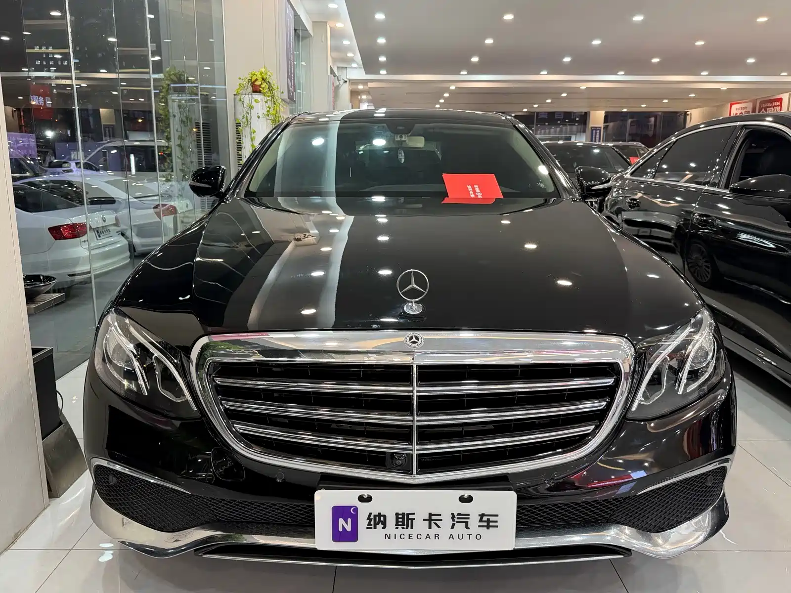 صورة 2 - Mercedes-Benz E-Class