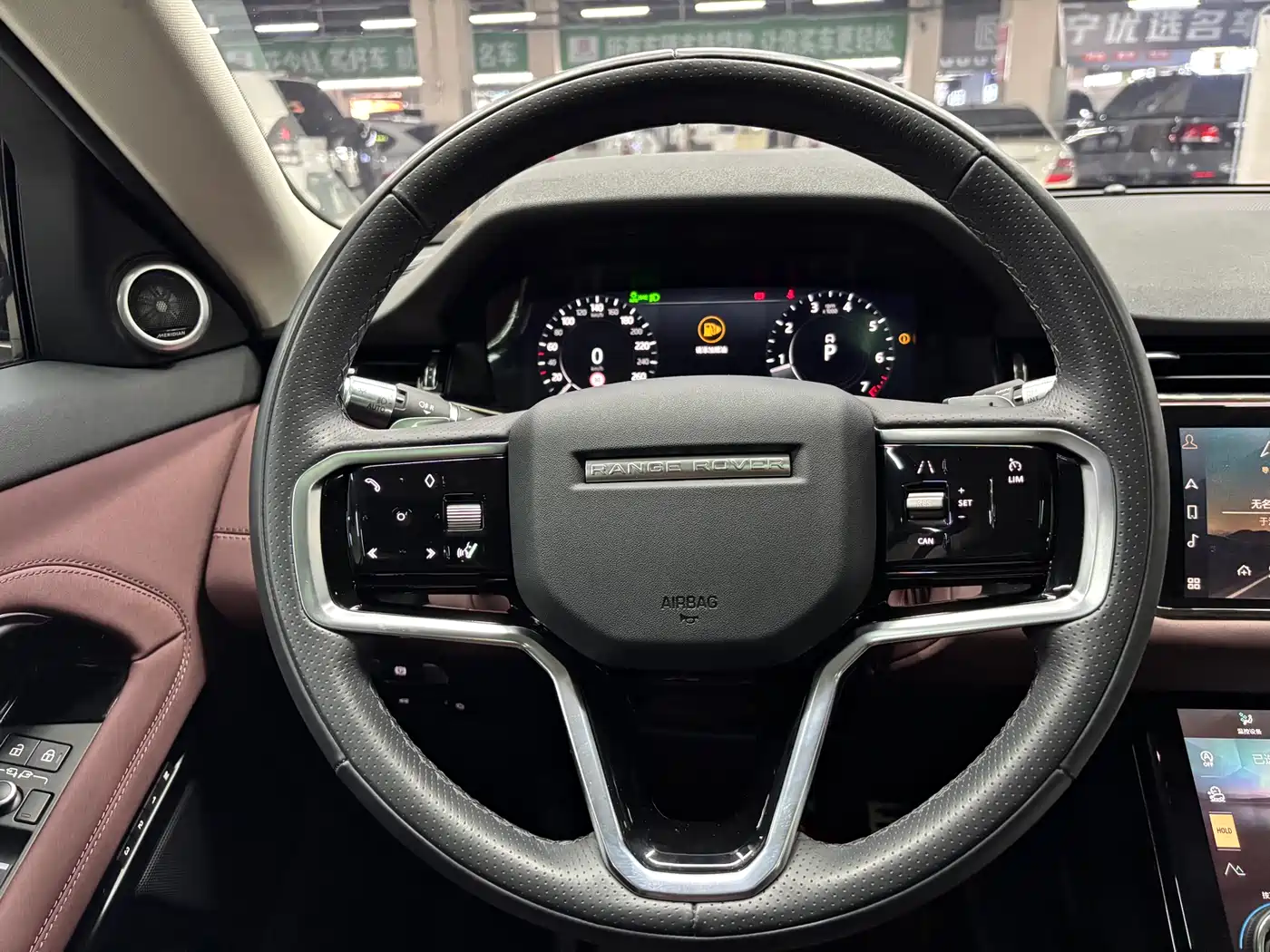Land Rover Range Rover Evoque 2022 Range Rover Evoque L 249PS R-Dynamic Luxury Edition фото 16