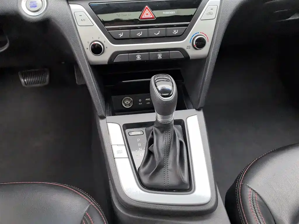 Hyundai Elantra 2018 1.6L Automatic 15th Anniversary Special Edition фото 13