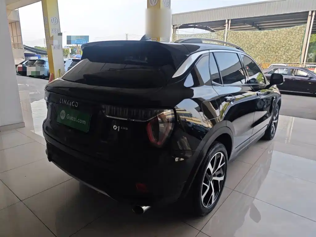 Lynk & Co 01 2017 2.0T AWD Pro фото 7