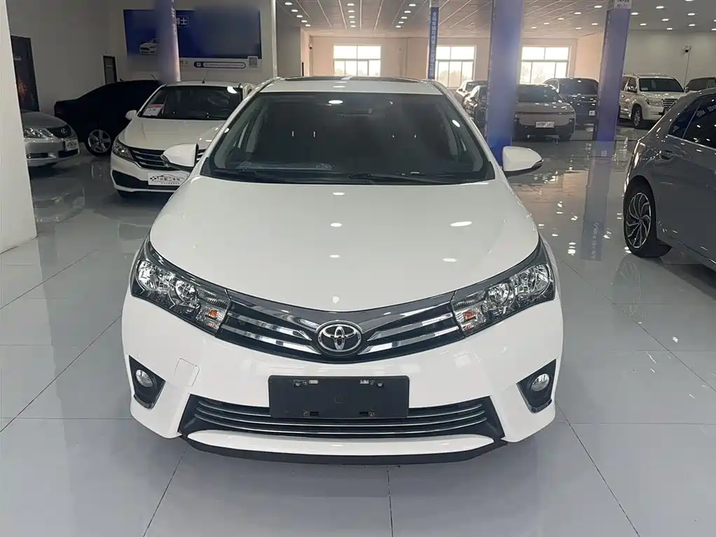 Toyota Corolla 2014 1.6L CVT GL-i фото 3