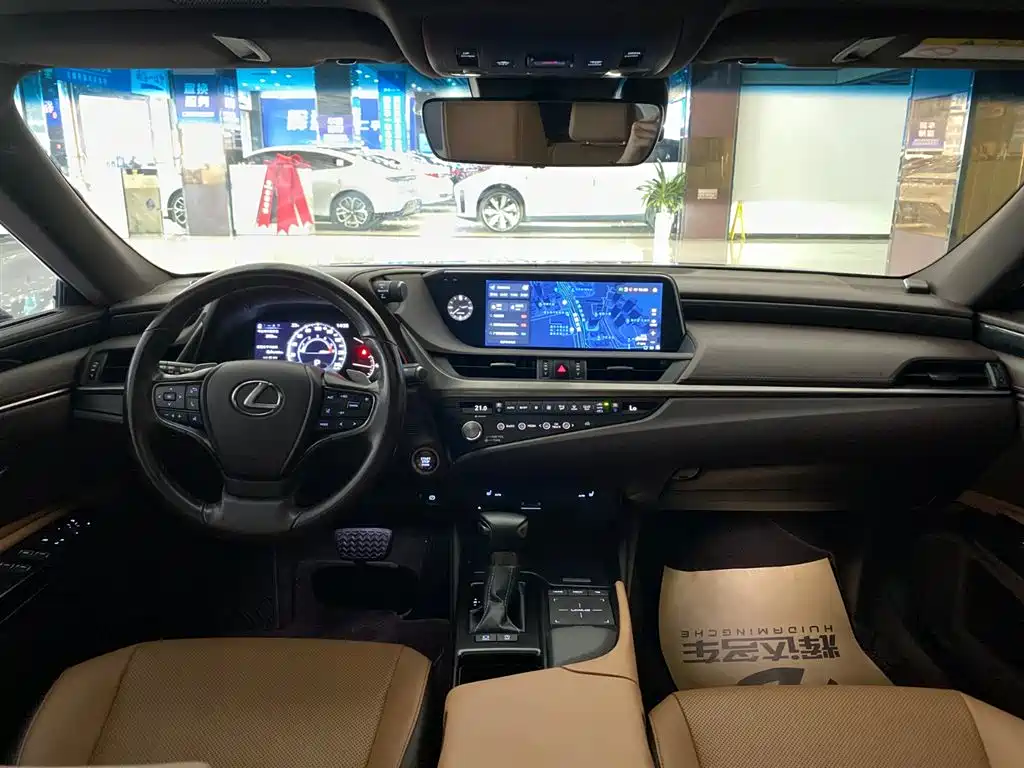 Lexus ES 2020 200 Excellence фото 15
