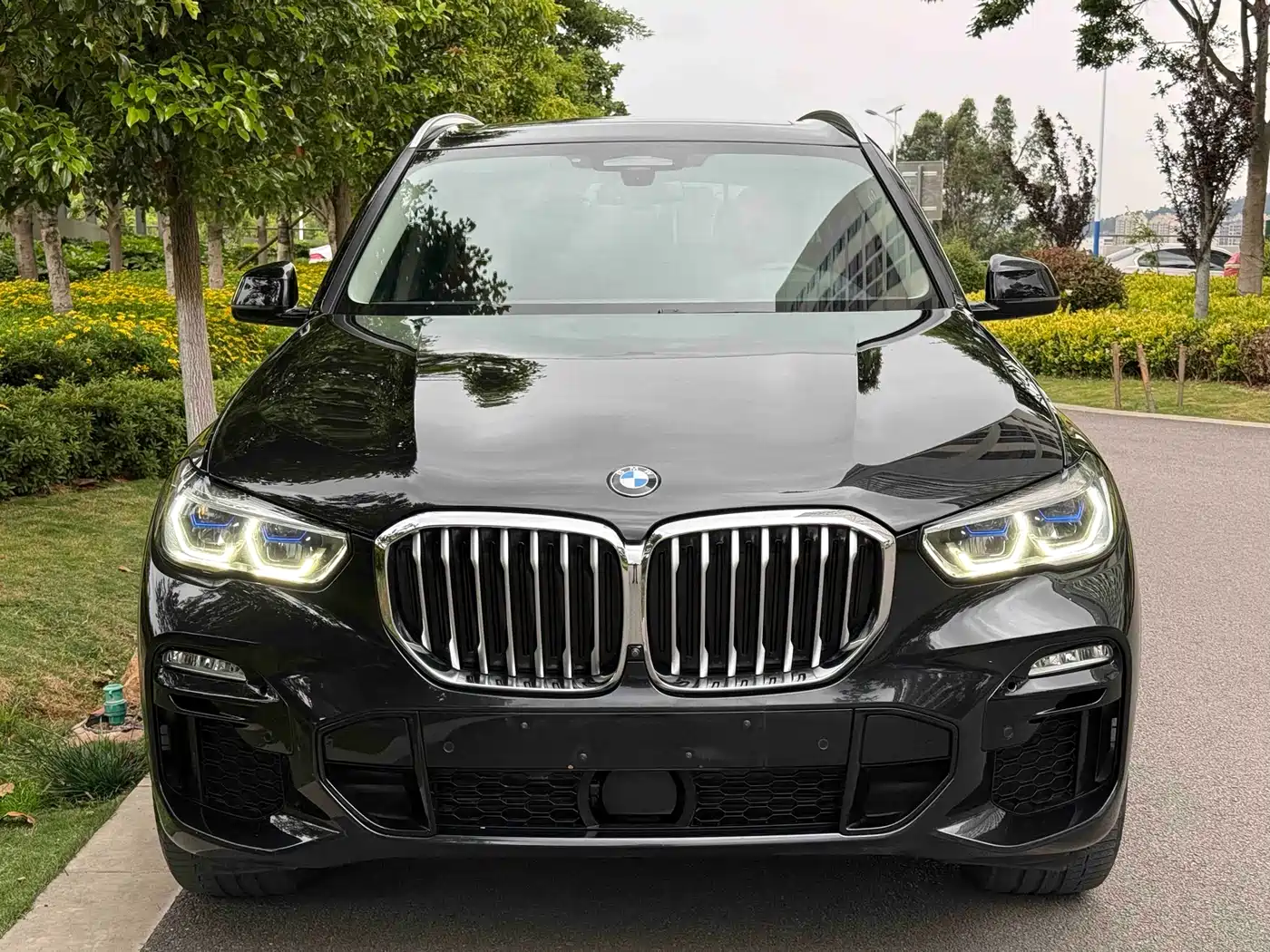 BMW X5 (Import) 2021 xDrive40i Exclusive M Sport Package фото 2
