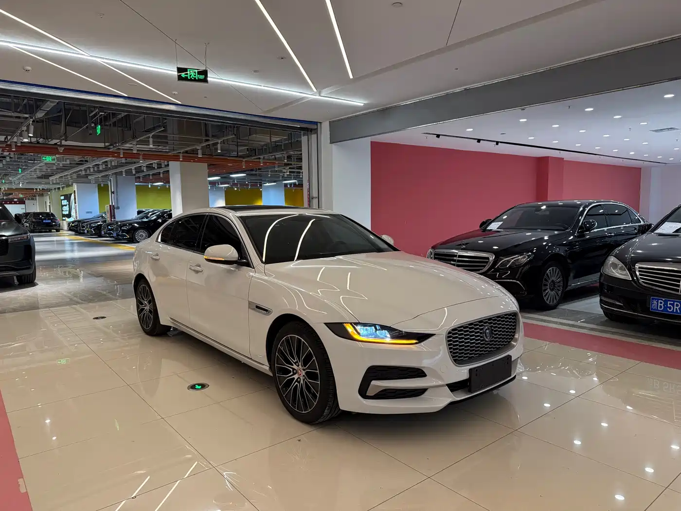 Jaguar XEL 2020 2.0T 200PS R-DYNAMIC Youth Sport Edition фото 3