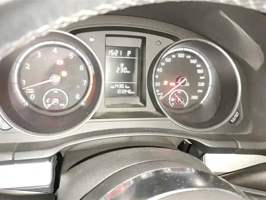 Volkswagen Scirocco 2015 1.4TSI Trend Edition фото 14
