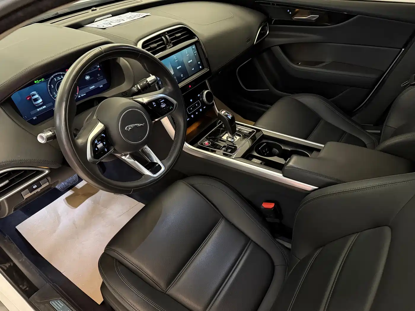 Jaguar XEL 2020 2.0T 200PS R-DYNAMIC Youth Sport Edition фото 5