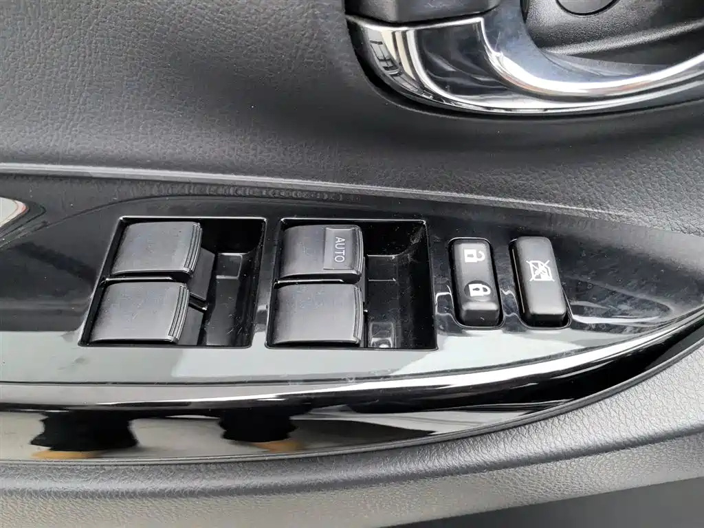 Toyota YARiS L Zhi Xiang 2020 1.5L CVT Luxury Edition фото 9