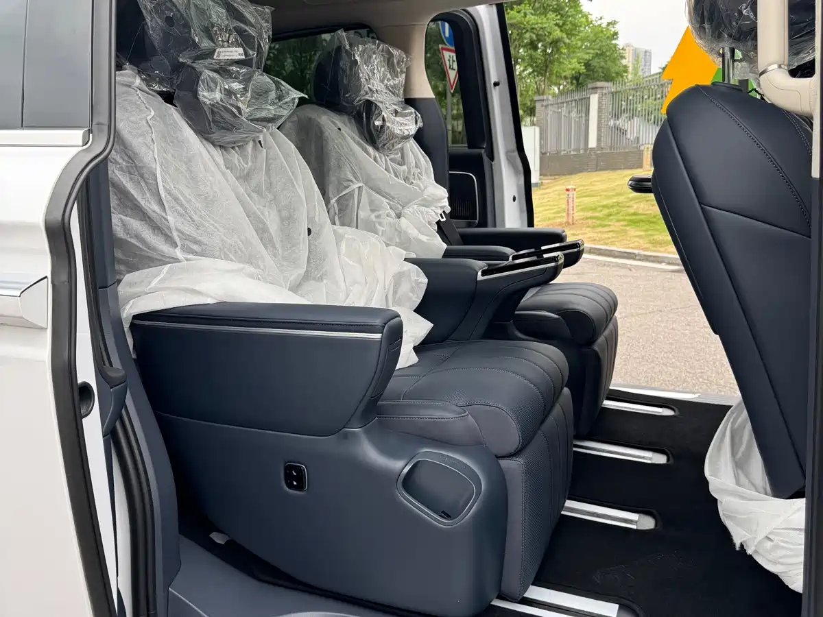 Voyah Auto Voyah Dreamer 2025 Model PHEV Basic Version фото 9