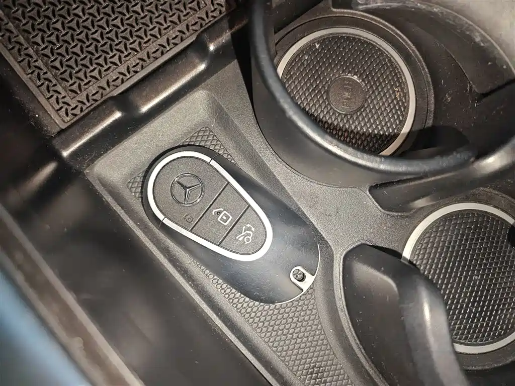 Mercedes-Benz GLC 2023 GLC 260 L 4MATIC Luxury 5-Seater фото 17