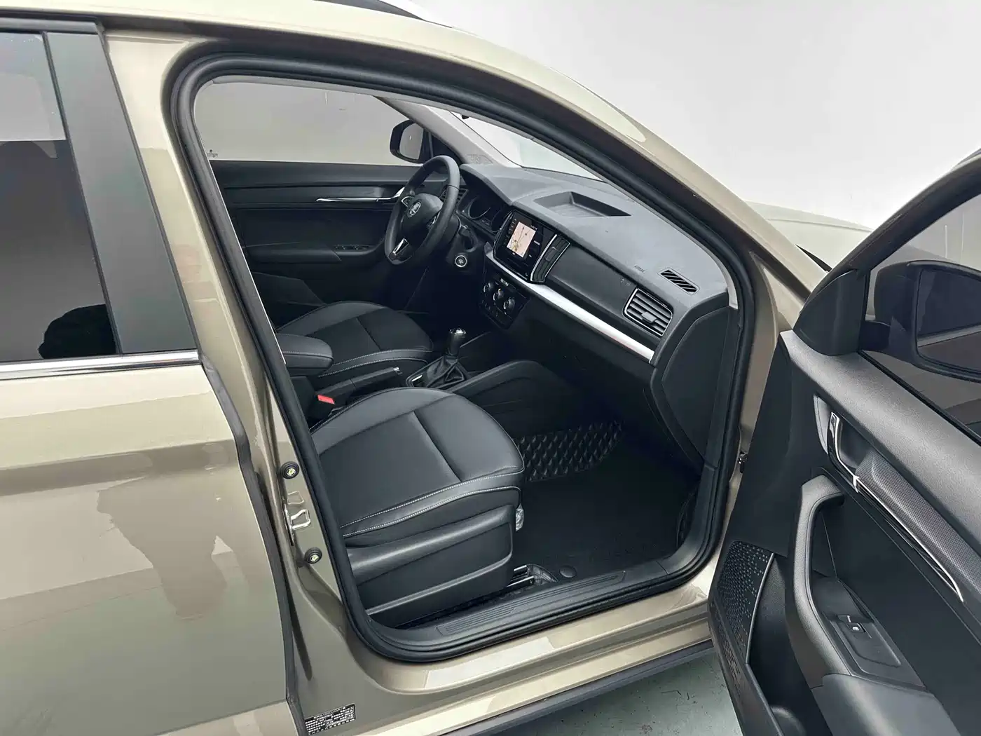Škoda Kamiq 2022 1.5L Automatic Comfort Edition фото 7