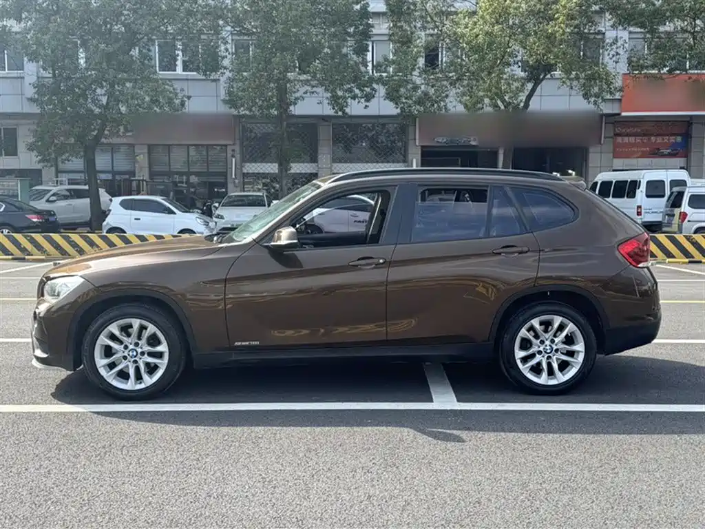 BMW X1 2015 Model sDrive18i Fashion Advanced Edition фото 5