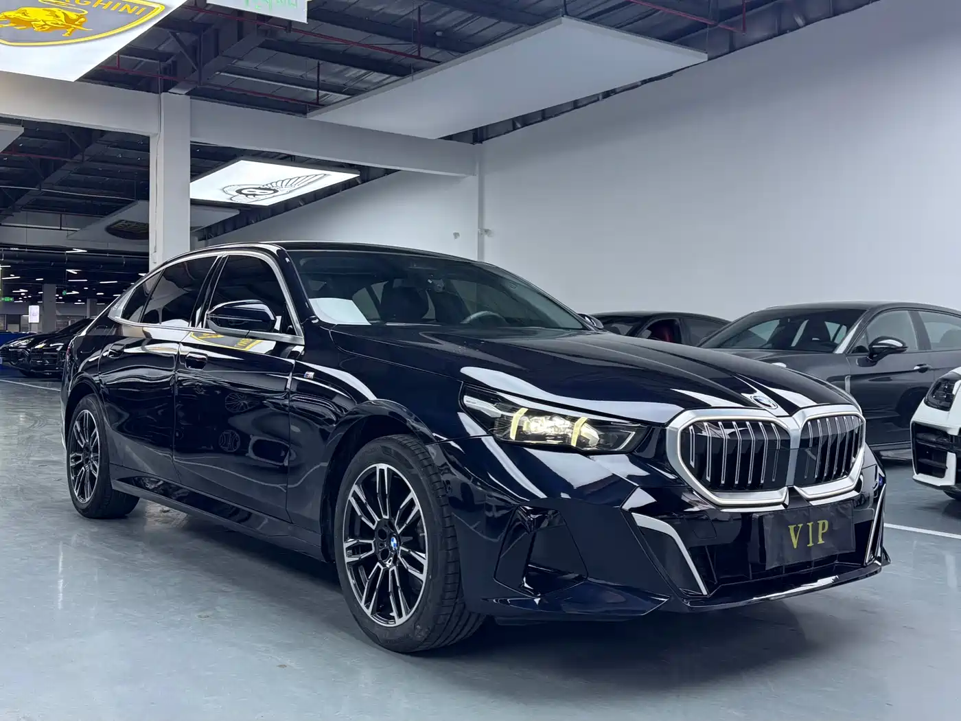 BMW 5 Series 2025 525Li M Sport Package фото 3