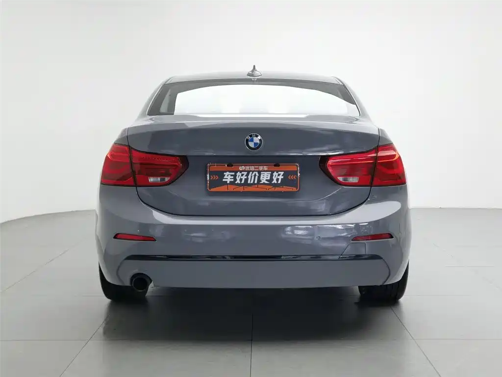BMW 1 Series 2017 118i Sport фото 4