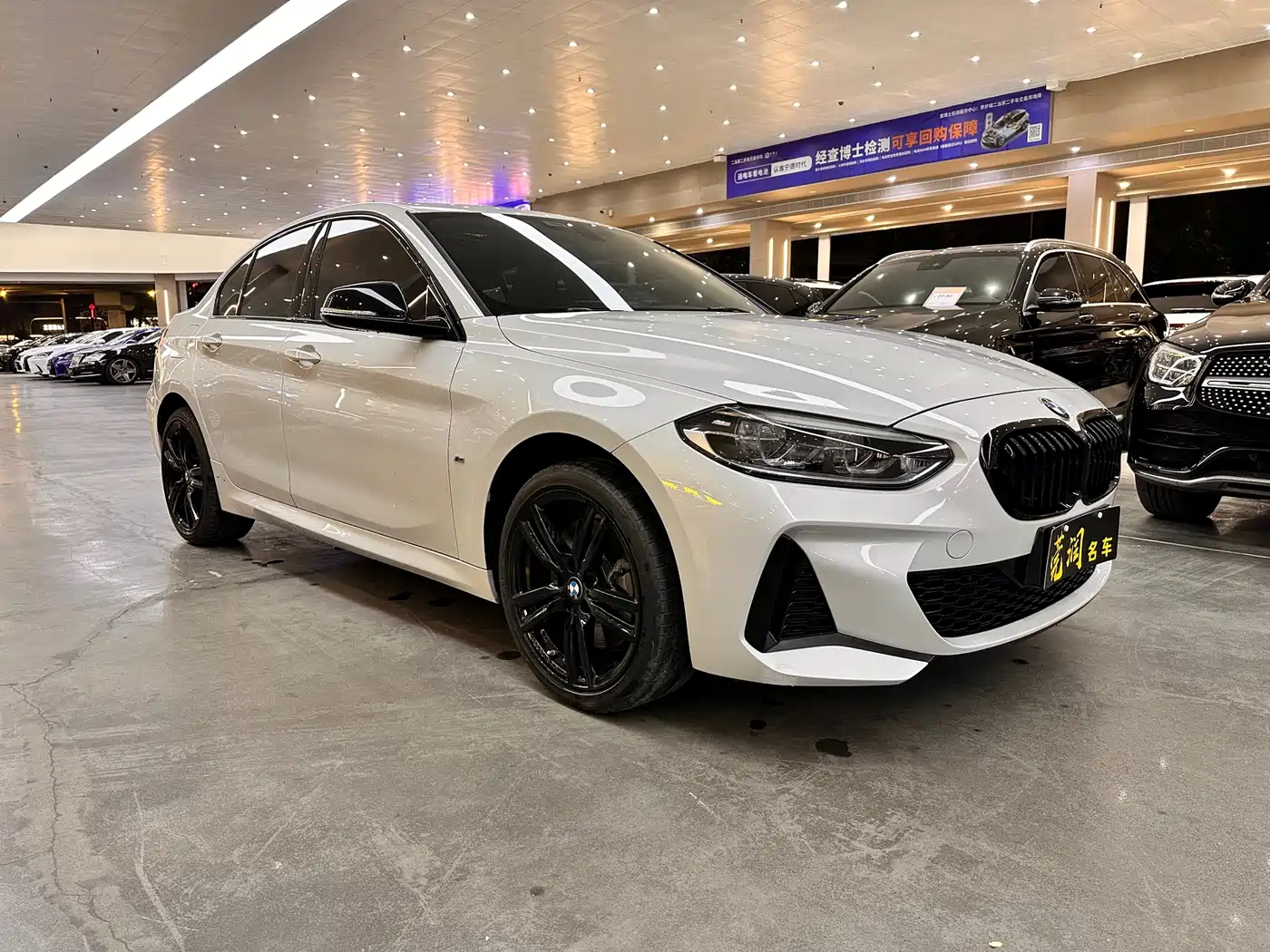 BMW 1 Series 2022 125i M Sport Shadow Edition фото 8