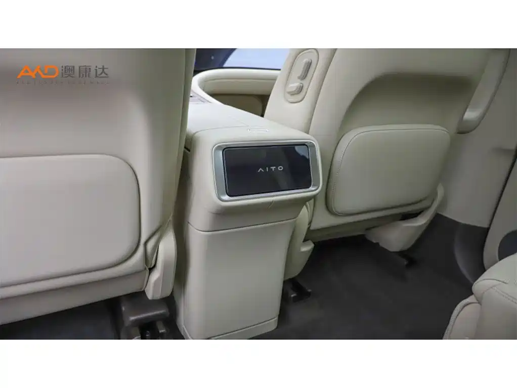 AITO Wenjie AITO M9 2025 Extended Range Ultra 52kWh 6-Seater фото 10