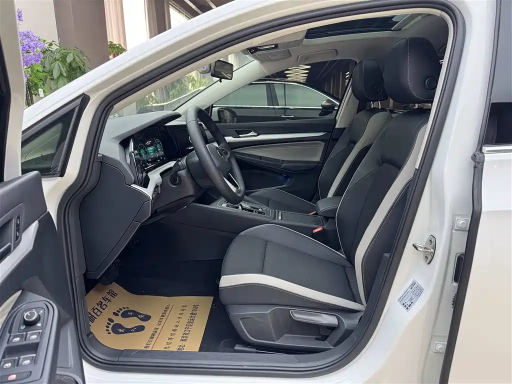 Volkswagen Golf 2021 280TSI DSG Pro фото 10