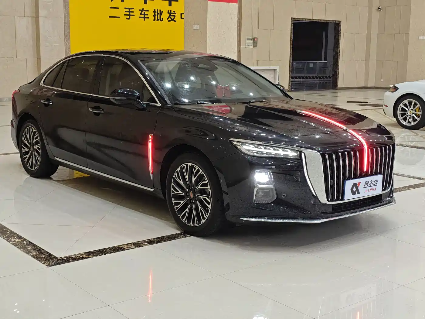Hongqi H5 2024 2.0T Automatic Smart Connect Flag Smooth Edition фото 3