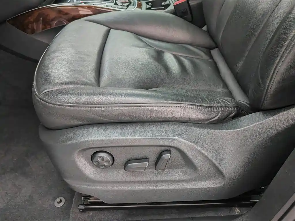 Audi Q5 2012 2.0TFSI Comfort фото 20
