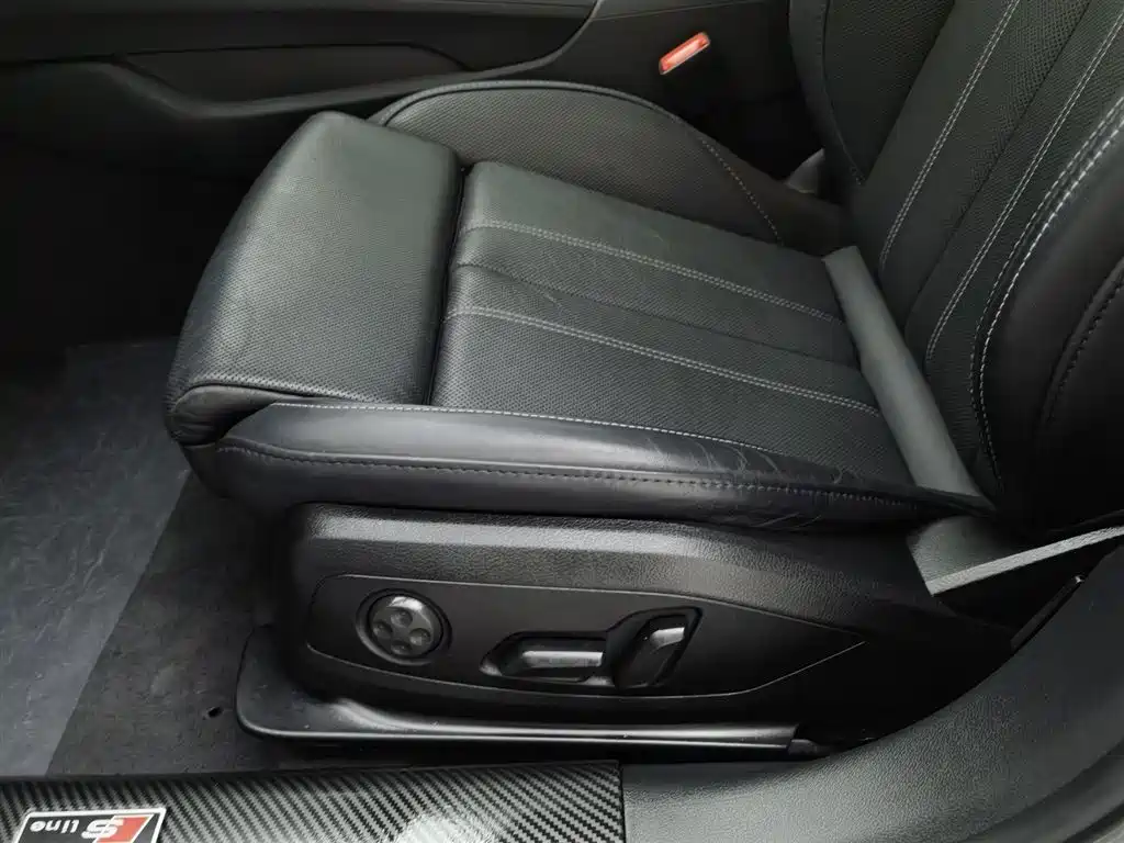 Audi A4L 2020 40 TFSI Fashion Dynamic Edition фото 20