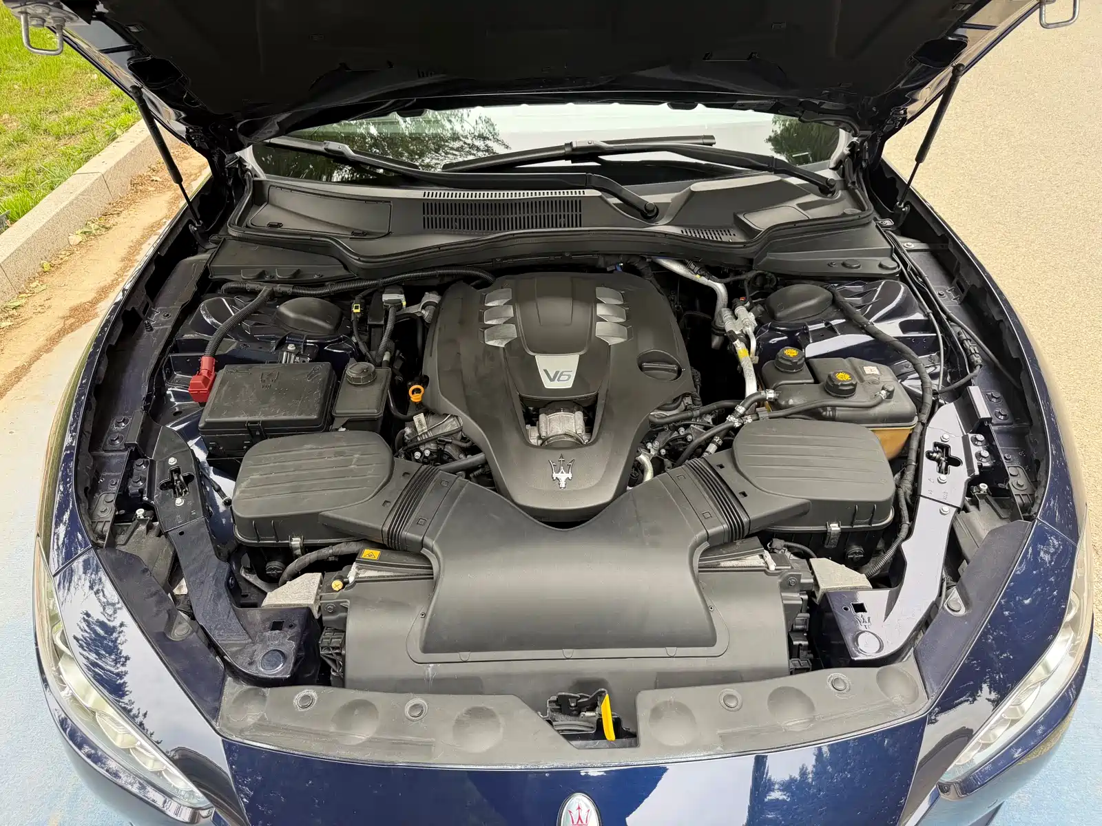 Photo 18 - Maserati Ghibli