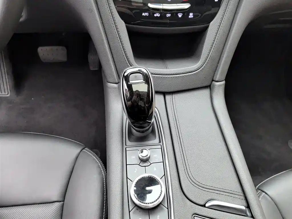 Cadillac XT5 2020 Facelift 28T Luxury Model фото 13